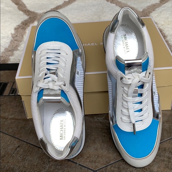 MICHAEL KORS MADDY TRAINER MESH PERFECT SKY - Picture 11 of 16